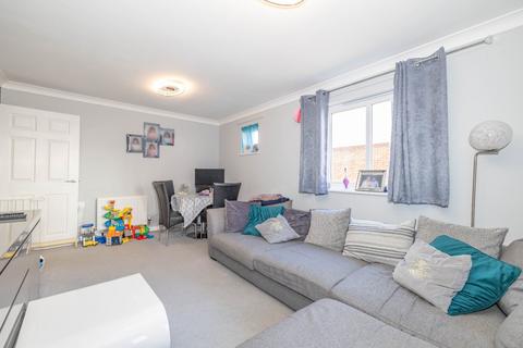 2 bedroom flat for sale, Milne Road, Willesborough, Ashford, Kent, TN24