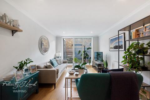 2 bedroom flat for sale, Trinity Mews, London E1