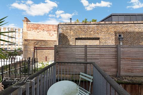 2 bedroom flat for sale, Trinity Mews, London E1