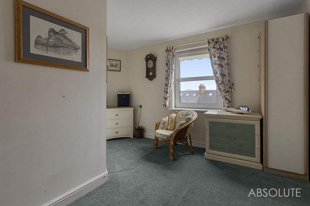 Bedroom 3/Study