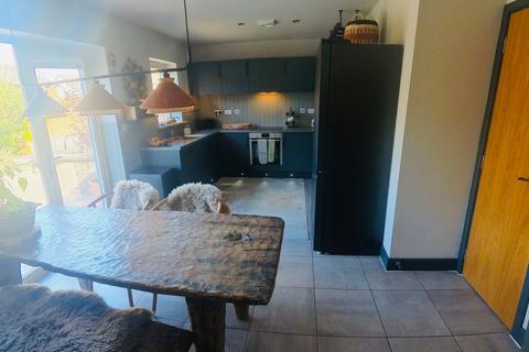 6 Stanton Close, Ossett, WF5 9UF