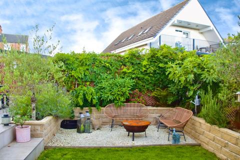 6 Stanton Close, Ossett, WF5 9UF