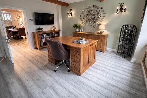 3 bedroom end of terrace house for sale, Sandhole Lane, Greater Manchester OL11