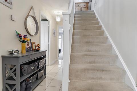 4 bedroom terraced house for sale, Crossbill Close, Costessey NR8