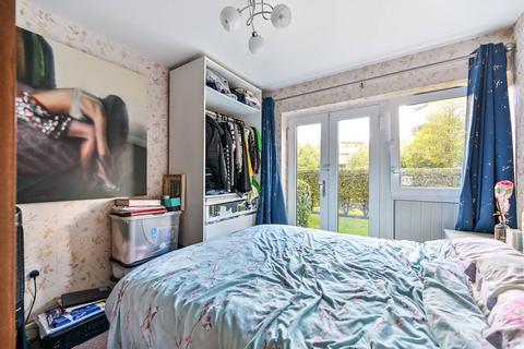 2 bedroom flat for sale, Southcott Road, Teddington, TW11