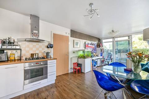 2 bedroom flat for sale, Southcott Road, Teddington, TW11