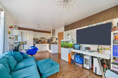 2 bedroom flat for sale, Southcott Road, Teddington, TW11