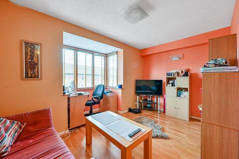 1 bedroom flat for sale, Cotton Avenue, North Acton, London, W3