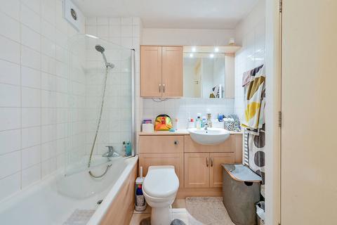 1 bedroom flat for sale, Cotton Avenue, North Acton, London, W3