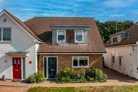 3 bedroom semi-detached house for sale, Achilles Close, Hemel Hempstead, HP2