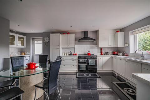 3 bedroom semi-detached house for sale, Achilles Close, Hemel Hempstead, HP2