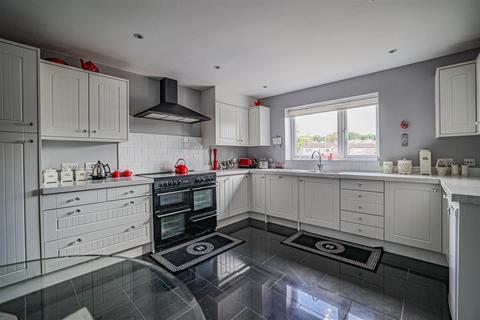 3 bedroom semi-detached house for sale, Achilles Close, Hemel Hempstead, HP2