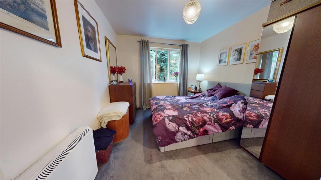 Apartment in Salford - View 5