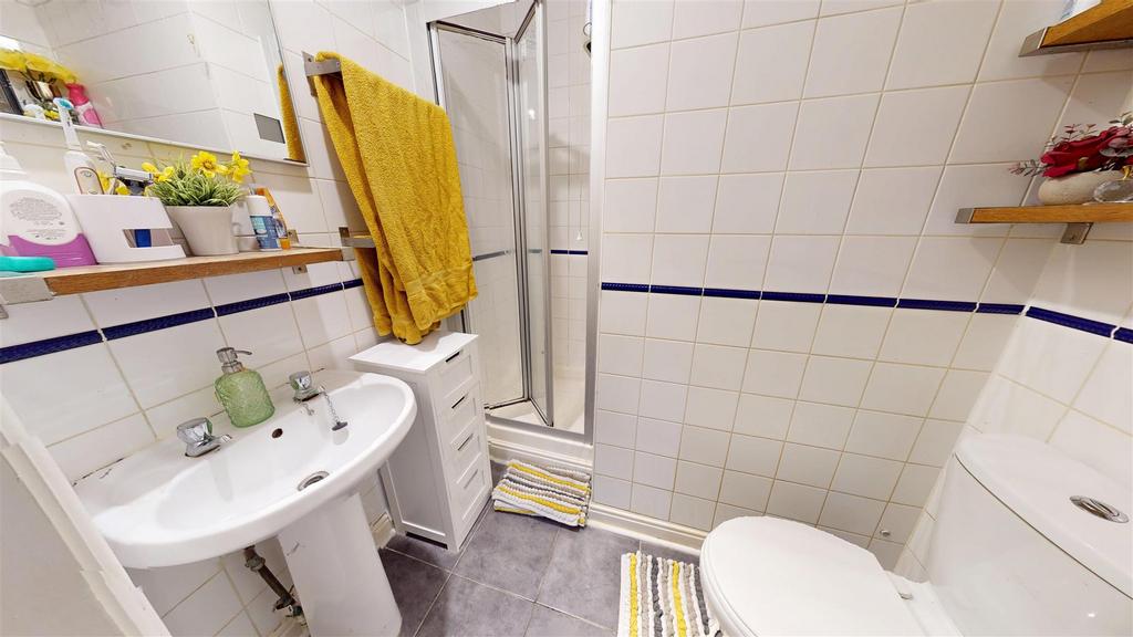 Apartment in Salford - More
