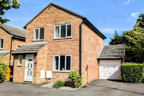 3 bedroom detached house for sale, Hibiscus Grove, Bordon GU35