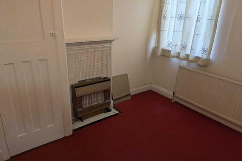 4 bedroom apartment to rent, Thornton Heath CR7
