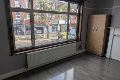 4 bedroom apartment to rent, Thornton Heath CR7