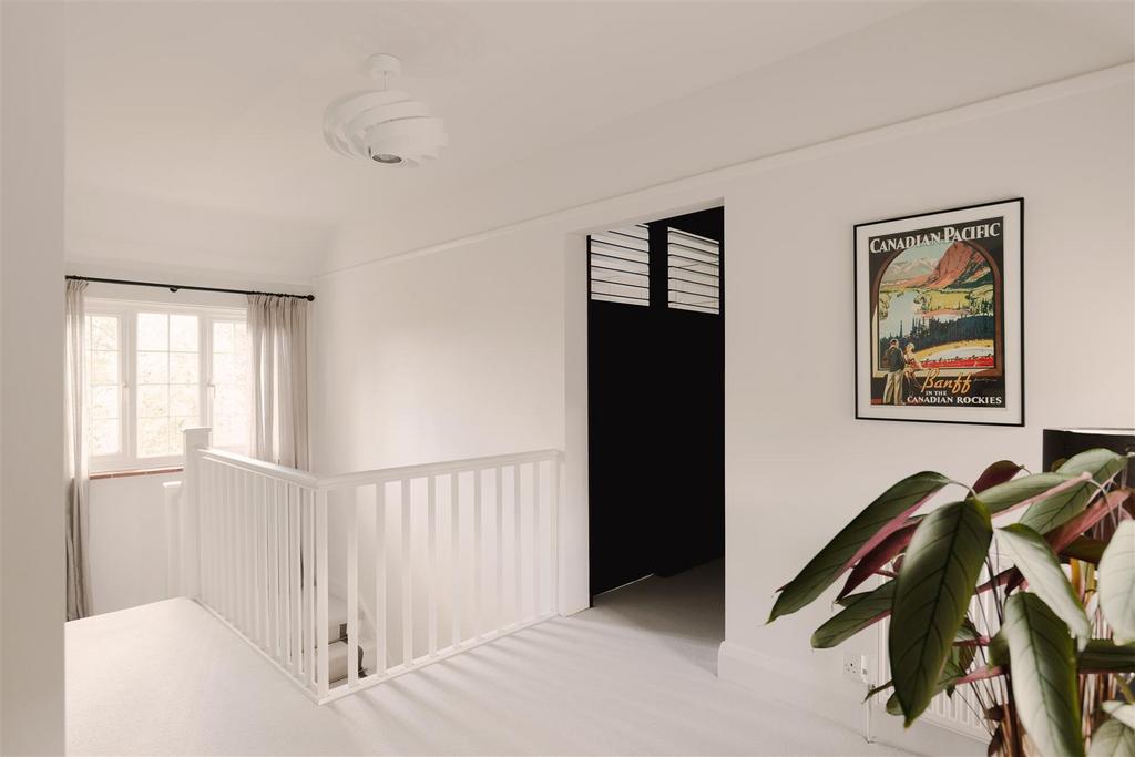 29 Echo Barn Lane Interior photos-19 WNS.jpg