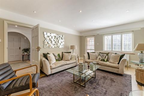 undefined, Echo Barn Lane, Farnham