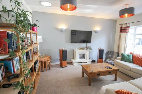 undefined, Severn Road*Detached Period Cottage*2 Minutes to Beach*