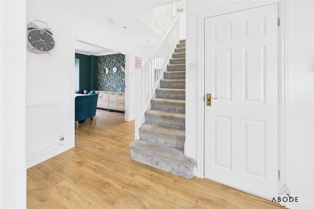 CAM04913 G0-PR0082-STILL035.jpg