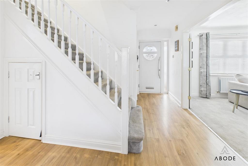 CAM04913 G0-PR0082-STILL034.jpg