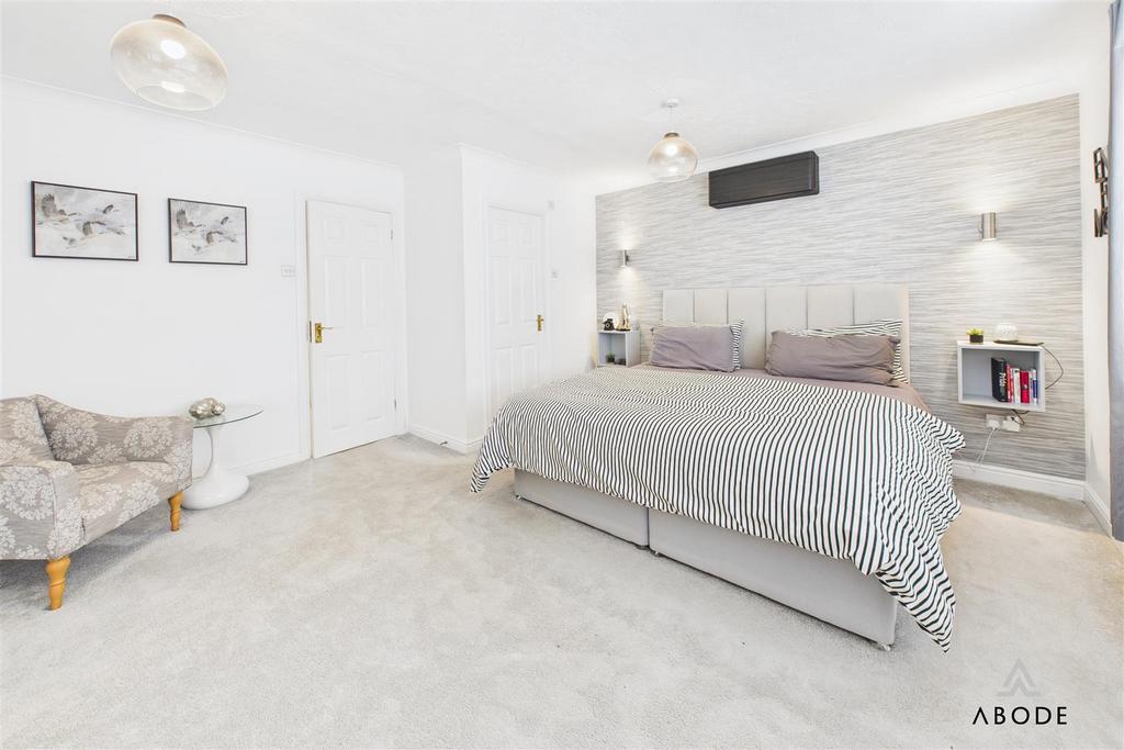 CAM04913 G0-PR0082-STILL016.jpg