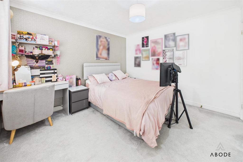 CAM04913 G0-PR0082-STILL008.jpg