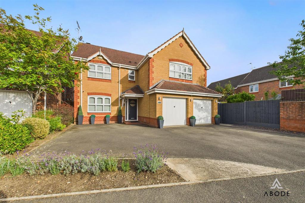 CAM04913 G0-PR0082-STILL039.jpg