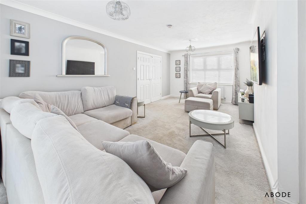 CAM04913 G0-PR0082-STILL032.jpg