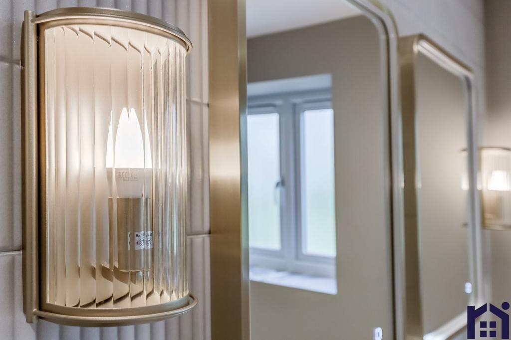 En suite to master