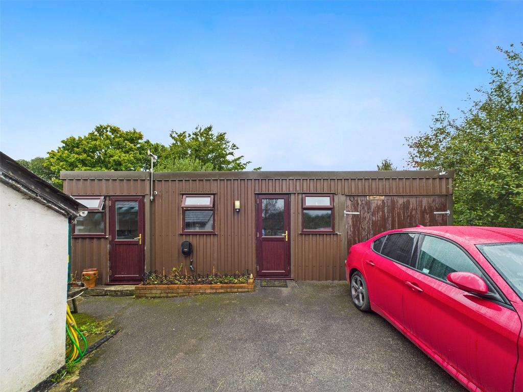 Garage/Workshop
