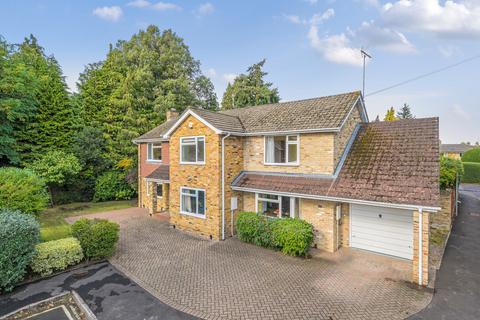 1 Alison Close, Woking, GU21 4BT