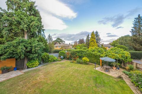 1 Alison Close, Woking, GU21 4BT