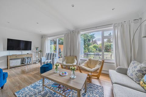 1 Alison Close, Woking, GU21 4BT