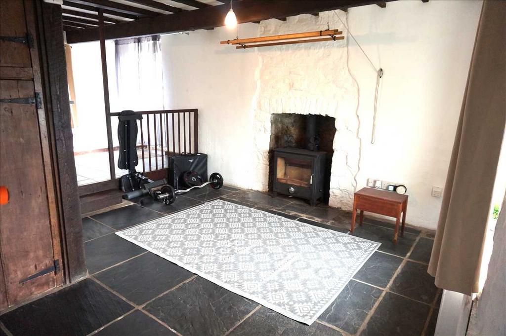Secondary lounge :