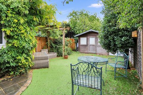 undefined, Pangbourne, Berkshire - Walk to shops,amenities &  train to London