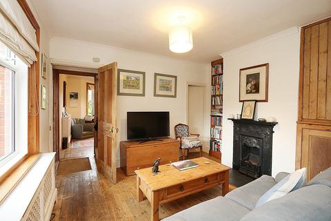 undefined, Pangbourne, Berkshire - Walk to shops,amenities &  train to London