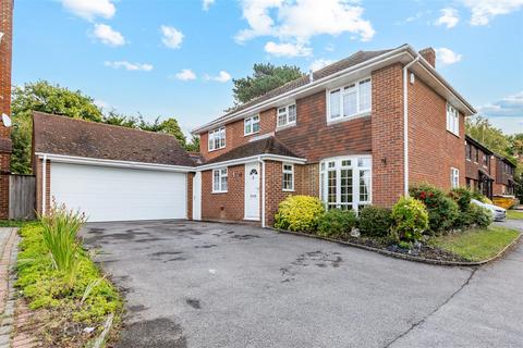 4 bedroom detached house for sale, The Old Yews, New Barn DA3