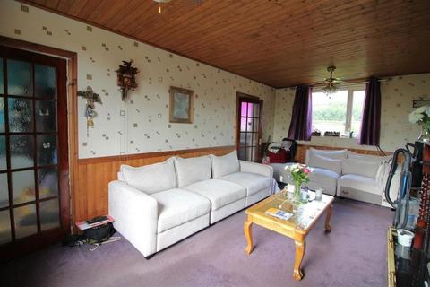 3 bedroom terraced house for sale, Willow Road, Partington, Manchester, Greater Manchester, M31 4JG