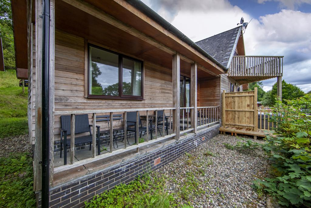 1 Z6 E0996 Exterior Skibo part of property