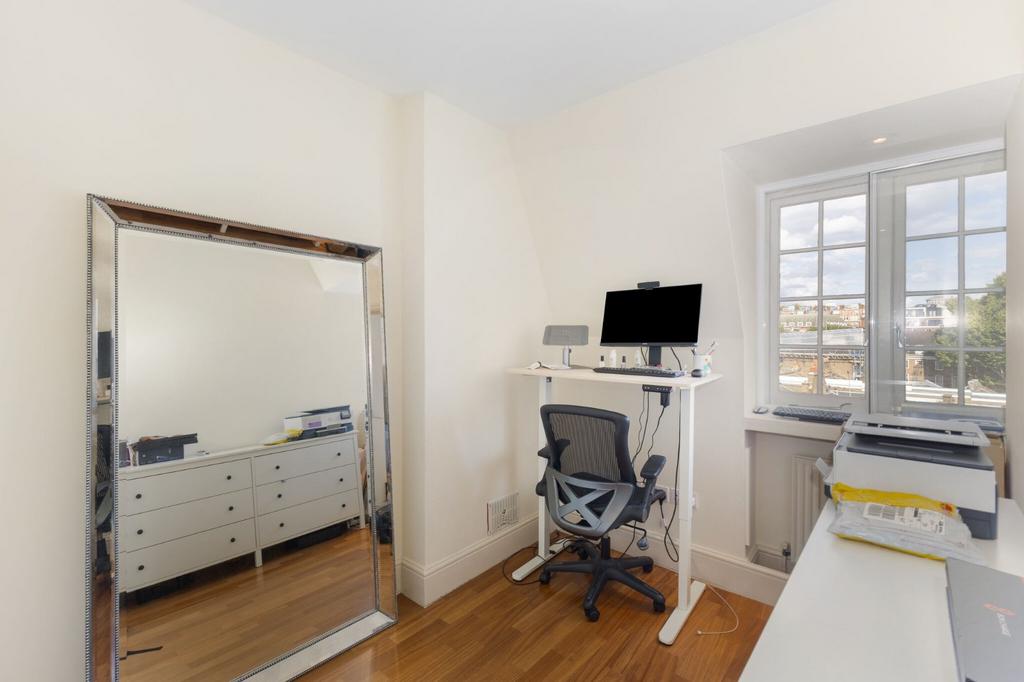 Bedroom/Study