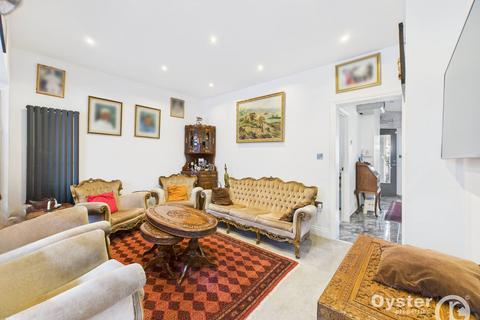 15 Kenneth Gardens, Stanmore, HA7 3SA