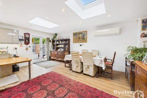 15 Kenneth Gardens, Stanmore, HA7 3SA