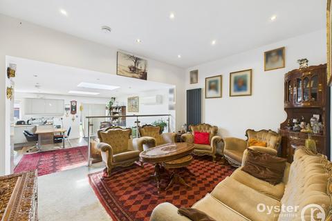15 Kenneth Gardens, Stanmore, HA7 3SA