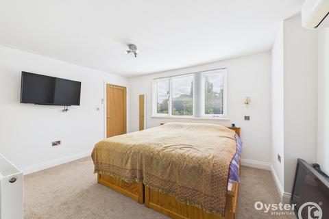 15 Kenneth Gardens, Stanmore, HA7 3SA