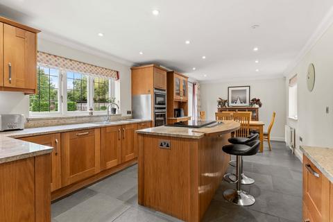 5 bedroom detached house for sale, Chelmsford CM1