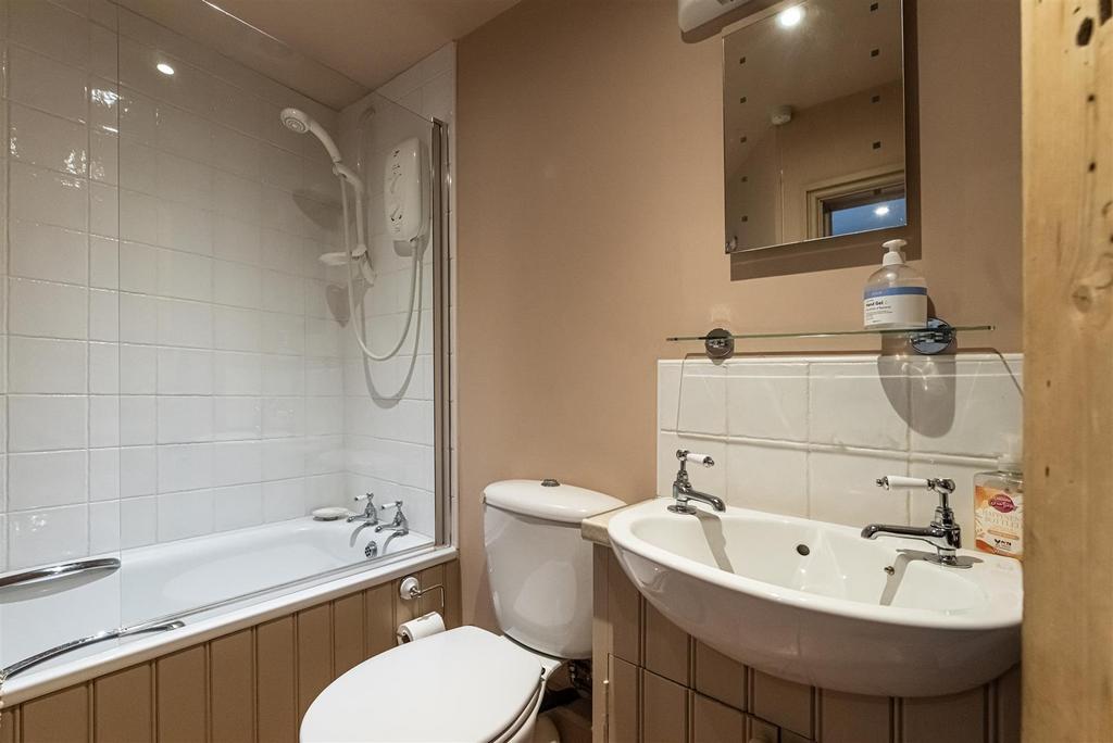 29 Annex Bathroom.jpg