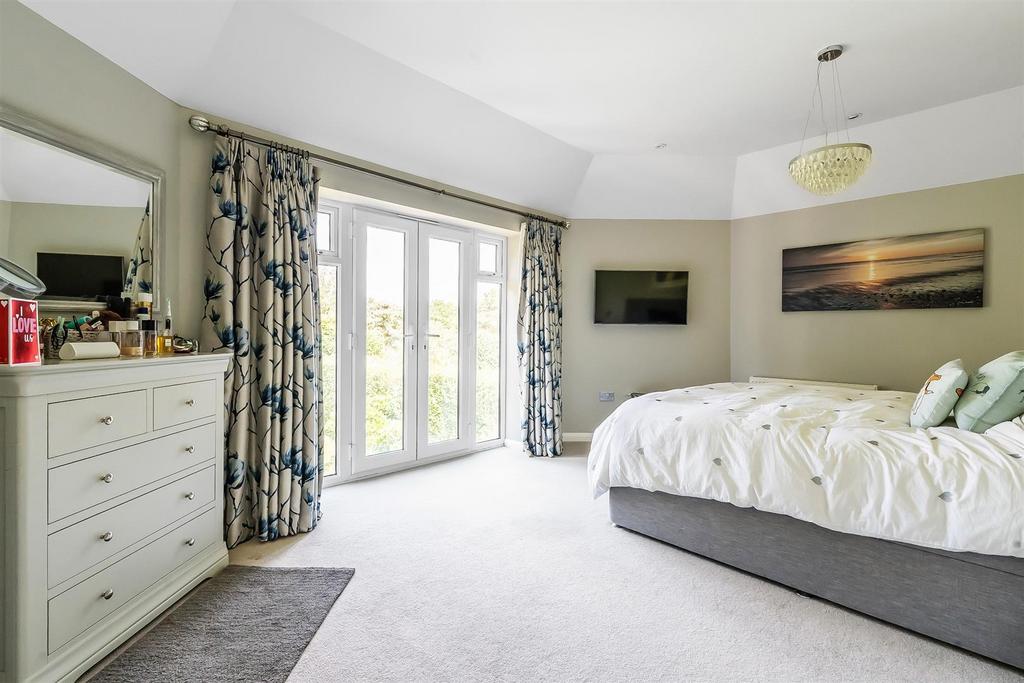 .Little-Bookham-Street-14.jpg