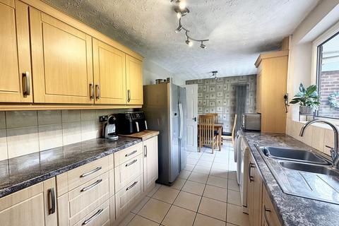 5 bedroom semi-detached house for sale, Standfield Drive, Manchester M28